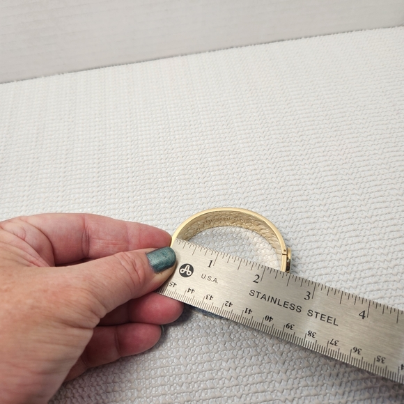 Vineyard Vines blue and gold bangle bracelet - Picture 6 of 6